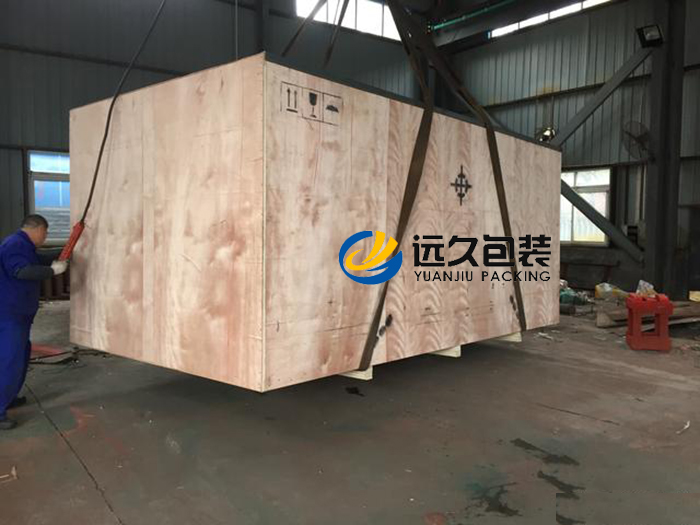 包裝木箱的設(shè)計(jì)需要慎重而全面地考慮設(shè)備安全搬移裝卸